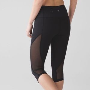 Lululemon run in the sun crops